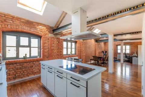 2 bedroom house for sale, Severn Road, Cardiff CF11
