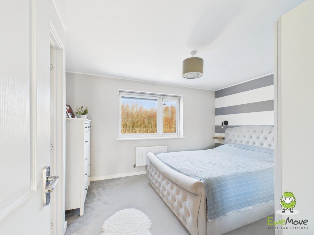 Ewe Move Estate Agents Basingstoke - 22 Lady Margar