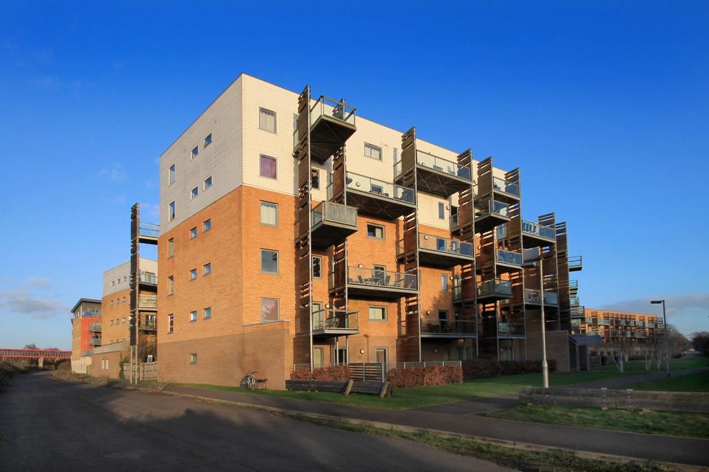 69 Bailey House Front.jpg