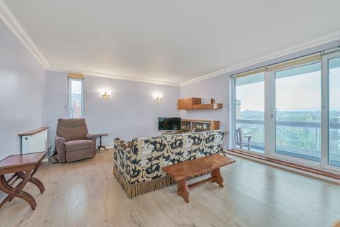 2 bedroom flat to rent, Holyport Road, London, SW6