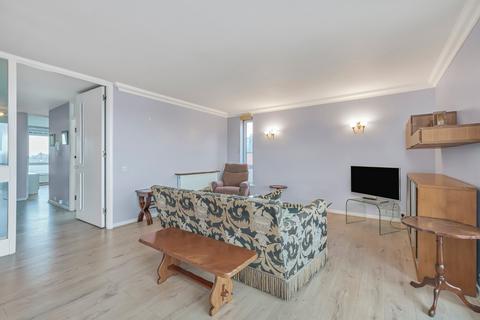 2 bedroom flat to rent, Holyport Road, London, SW6