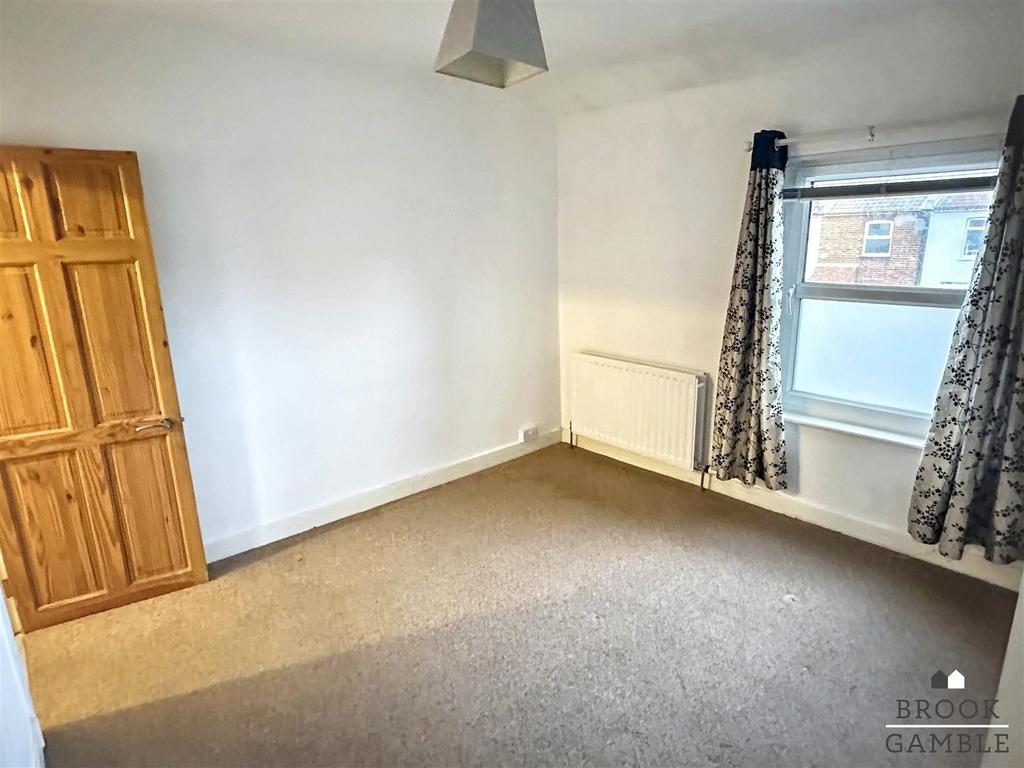 01323 438506