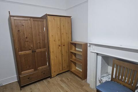 1 bedroom in a house share to rent, Hillingdon Hill, Uxbridge UB10