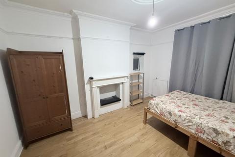 1 bedroom in a house share to rent, Hillingdon Hill, Uxbridge UB10