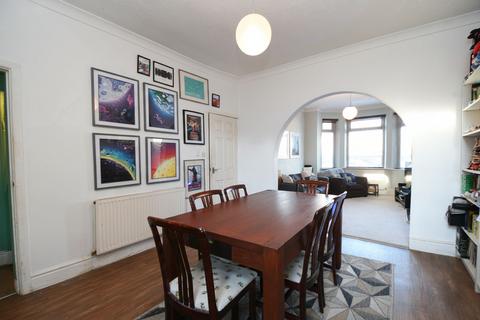 2 bedroom terraced house for sale, Chandos Grove, Salford, M5
