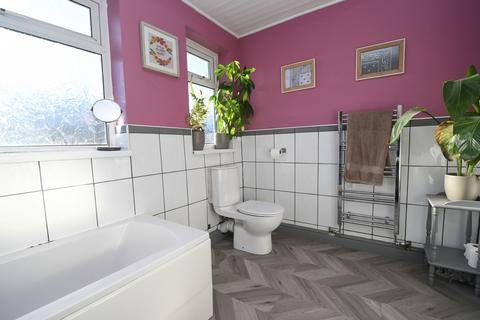 2 bedroom terraced house for sale, Chandos Grove, Salford, M5
