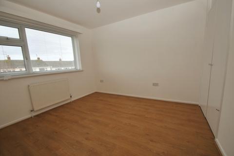 3 bedroom terraced house to rent, Walden Road, Bristol BS31