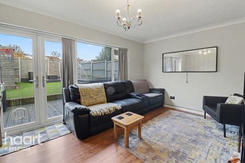 3 bedroom semi-detached house for sale, Rayleigh Road, Leigh-On-Sea