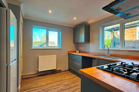 2 bedroom maisonette for sale, GUILDFORD ROAD, GREAT BOOKHAM, KT23