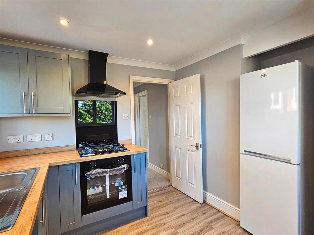 Kitchen2.jpg