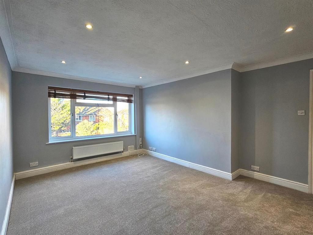 Living Room2.jpg