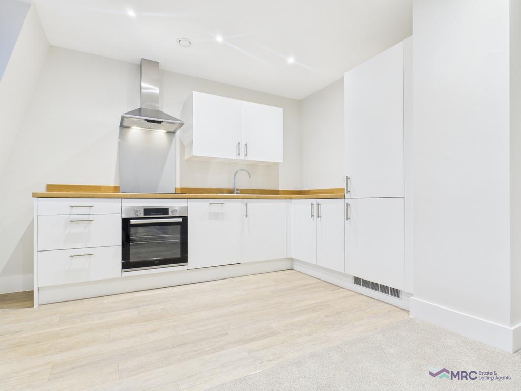 Luxury New-Build Apartment to Let
