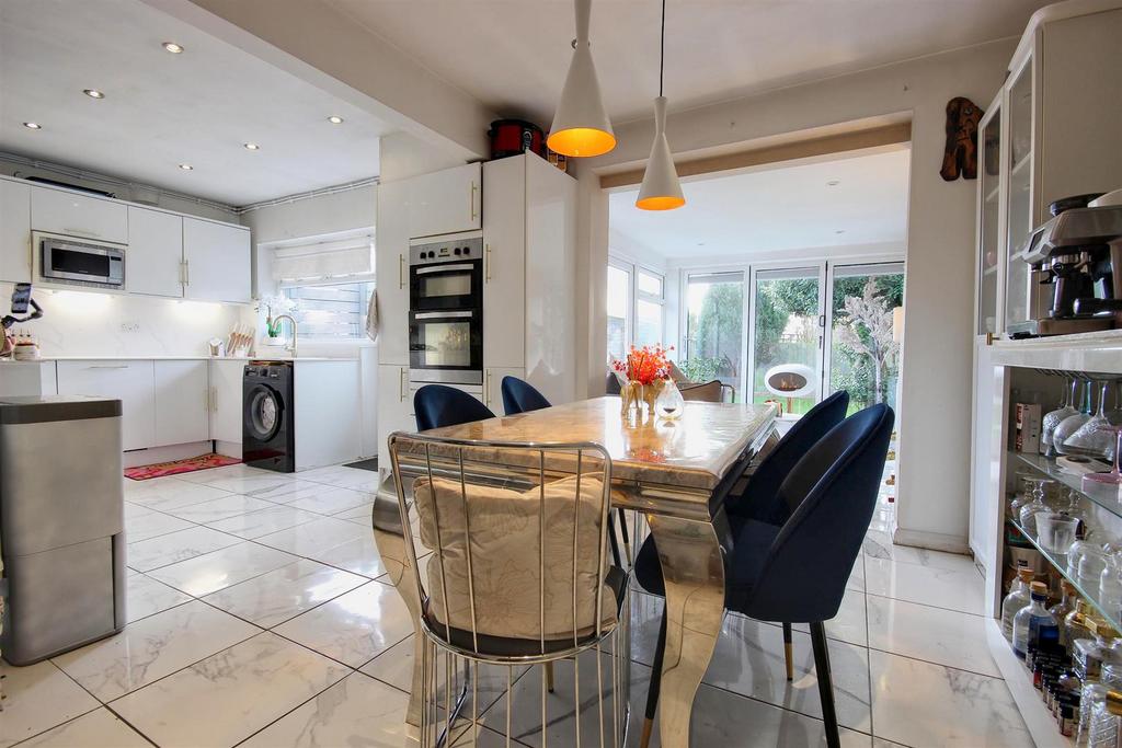 Dining kitchen