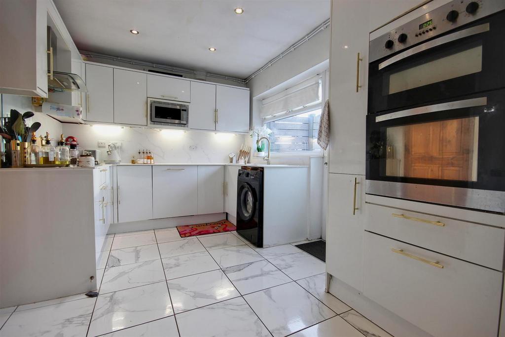 Dining kitchen