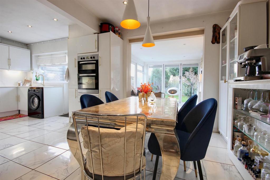 Dining kitchen