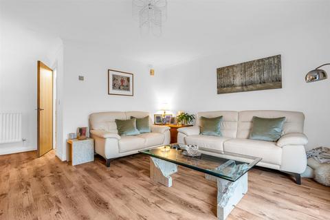 undefined, Newland Gardens, Hertford SG13