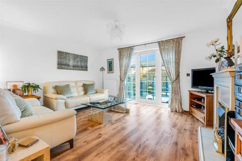 3 bedroom terraced house for sale, Newland Gardens, Hertford SG13