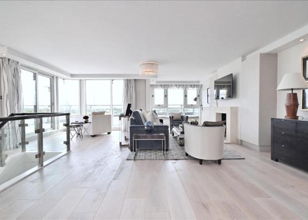 21 Park St James - Lounge.jpg
