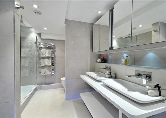 21 Park St James - Bathroom.jpg