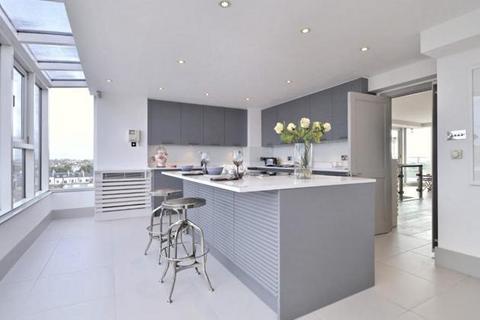undefined, Park St James, Prince Albert Road, NW8