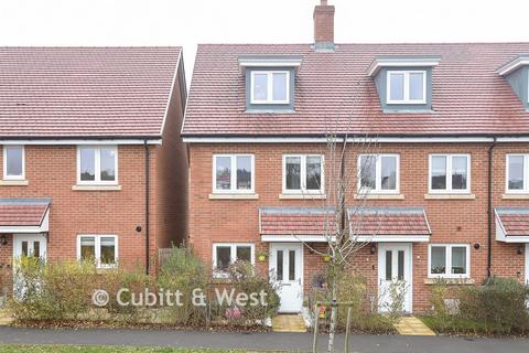 3 bedroom end of terrace house for sale, Calvert Link, Faygate, Horsham, West Sussex