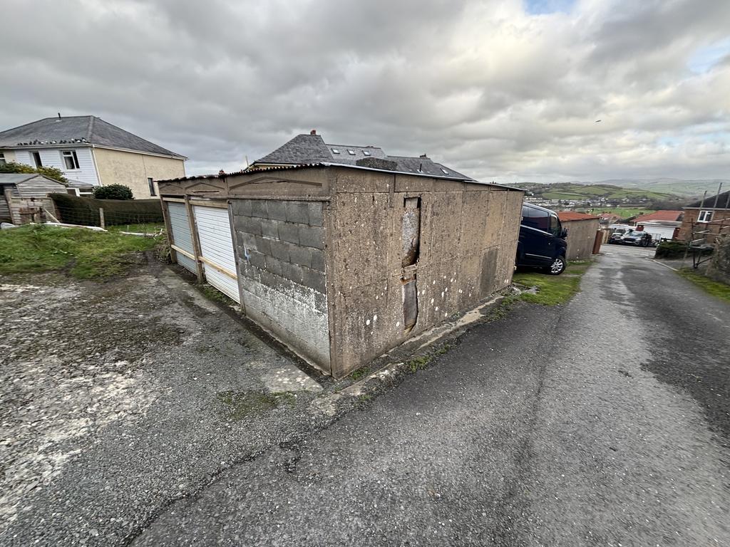 Central set of Garages