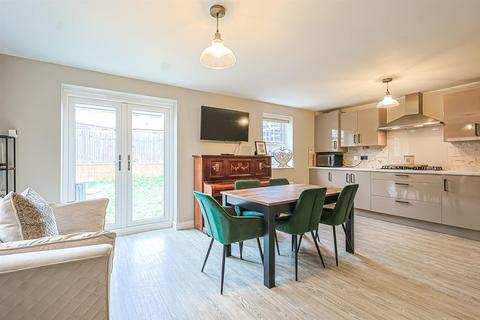 4 bedroom detached house for sale, Lowlands Road, Hockley SS5