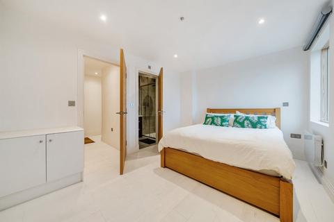 2 bedroom flat for sale, Chiswick High Road, Chiswick, London, W4