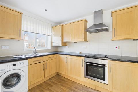 3 bedroom detached house to rent, Kingsbury Way Kingswood