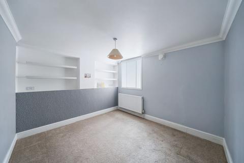 2 bedroom flat for sale, Flat 1 Convent Court, Hatch Lane, Windsor, Berkshire, SL4 3QR