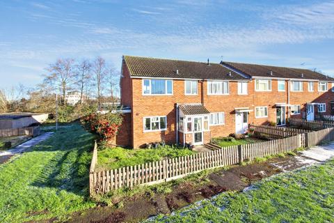 3 bedroom end of terrace house for sale - Orwell Drive, Aylesbury