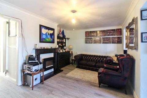3 bedroom end of terrace house for sale, Orwell Drive, Aylesbury