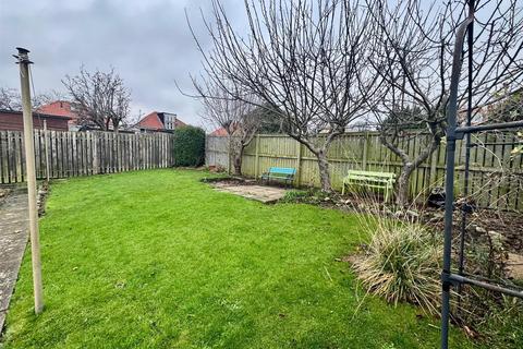 1 bedroom semi-detached bungalow for sale, Cross Lane, Scarborough