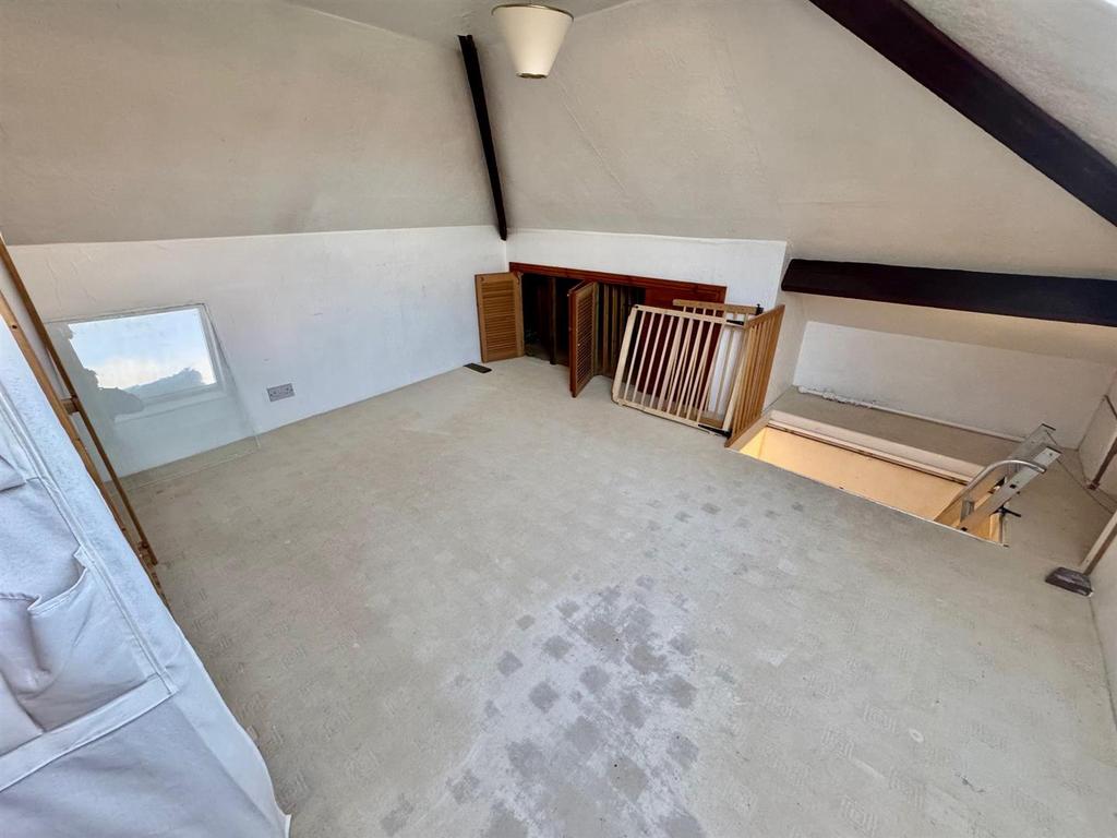 Loft 2.jpg
