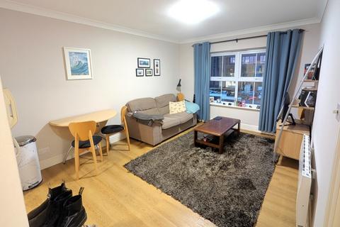 1 bedroom flat to rent, Burleigh Gardens, Woking GU21