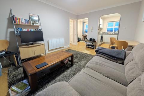 1 bedroom flat to rent, Burleigh Gardens, Woking GU21