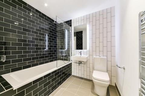 1 bedroom apartment to rent, Pendant Court, Royal Wharf, London, E16