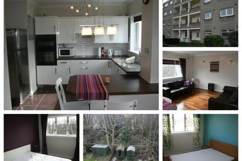 3 bedroom flat to rent, Trinity Court, Edinburgh, EH5