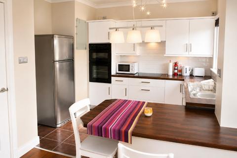 3 bedroom flat to rent, Trinity Court, Edinburgh, EH5