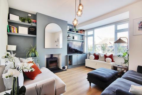 3 bedroom end of terrace house for sale, Pinnocks Avenue, Gravesend, Kent, DA11
