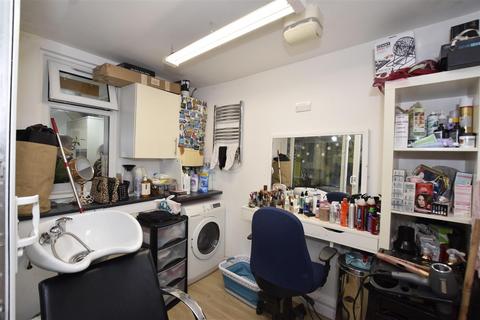 2 bedroom flat for sale, Lonsdale Avenue, WEMBLEY