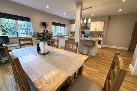 4 bedroom semi-detached house for sale, Bridge Lane, Bramhall