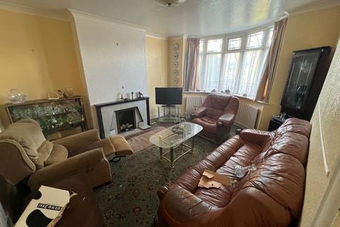 3 bedroom semi-detached house for sale, 67 Queens Road, Dudley, DY3 1HL