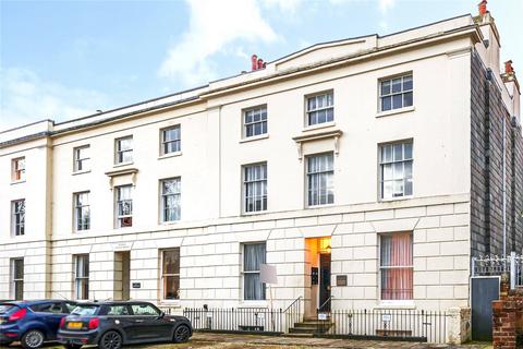 2 bedroom flat to rent, Carlton Crescent, Hampshire SO15