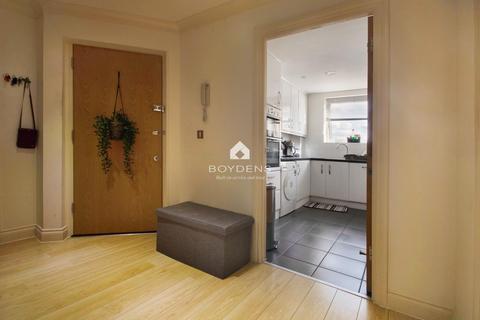 2 bedroom flat for sale, Callow Court, Chelmsford CM2