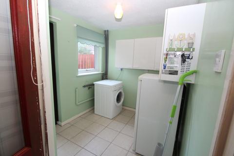 3 bedroom semi-detached house to rent, Meadow Rise