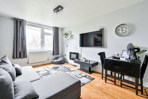 2 bedroom flat to rent, Willington Road, Clapham North, London, SW9
