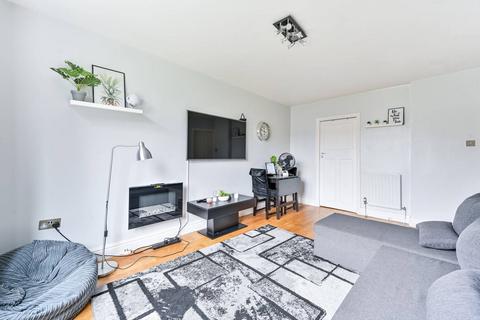 2 bedroom flat to rent, Willington Road, Clapham North, London, SW9