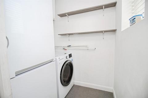 2 bedroom semi-detached house to rent, Curtis Road, Hemel Hempstead HP3