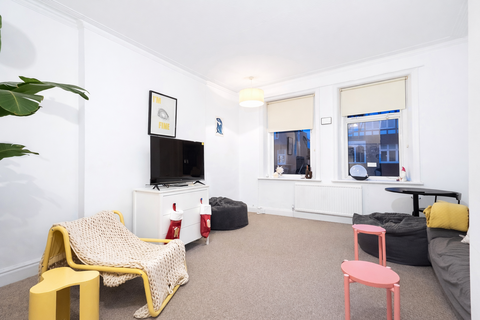 3 bedroom flat to rent, Lymington Road, London NW6